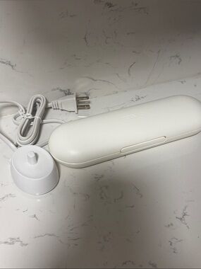 Genuine BRAUN Type 3757 Toothbrush Charger .9 Watt w/ Oral-B iO Travel Case